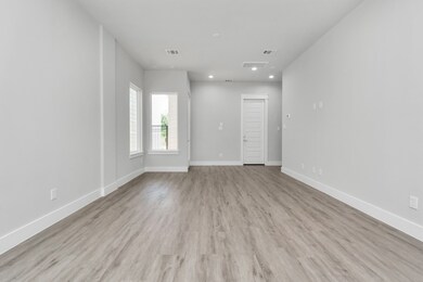 5812 Burt St, Houston, TX 77091 - photo 6