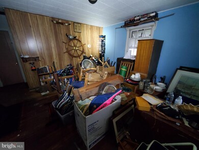 825 Martin Rd, Essex, MD 21221 - photo 5