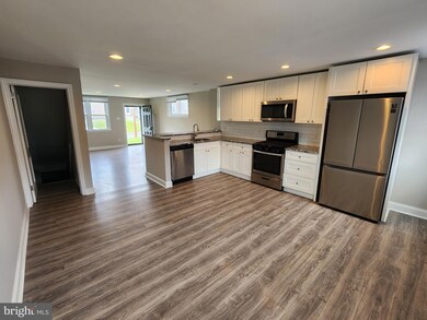 201 Westbridge Rd, Glenolden, PA 19036 - photo 7