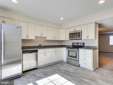 10602 High Beam Ct, Columbia, MD 21044 - photo 5