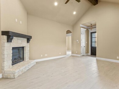 936 E 5th St, Springtown, TX 76082 - photo 4