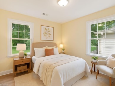 1008 E Brookline St, Winston Salem, NC 27107 - photo 4