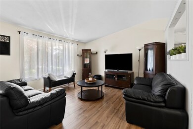 99 Marshall Ave, Warwick, RI 02886 - photo 4