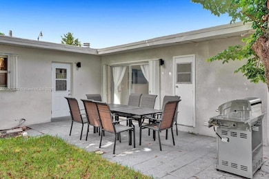 1573 NE 30th Ct, Pompano Beach, FL 33064 - photo 3