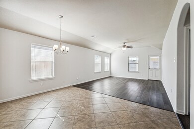381 Hannah Ln, Alvin, TX 77511 - photo 5