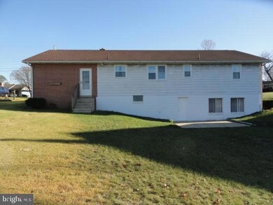 1423 Brechbill Rd unit 6, Chambersburg, PA 17202 - photo 6
