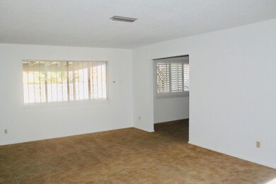 10651 Park View Cir, El Paso, TX 79935 - photo 6