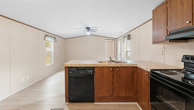 15211 Paradise Cove Dr, Willis, TX 77318 - photo 6