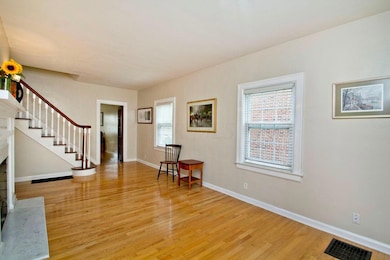 Family Room (2)