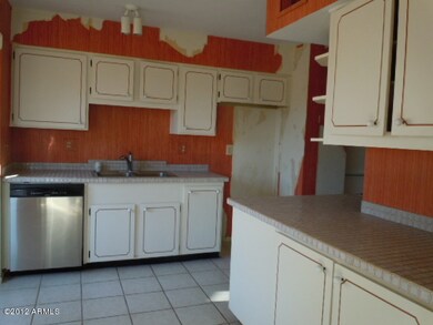 17430 N Cottonwood Dr, Sun City, AZ 85373 - photo 5