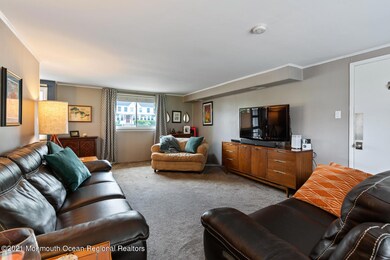 615 Laurel Avenue Hazlet NJ-large-023-00