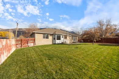 260 S Center St, Santaquin, UT 84655 - photo 4