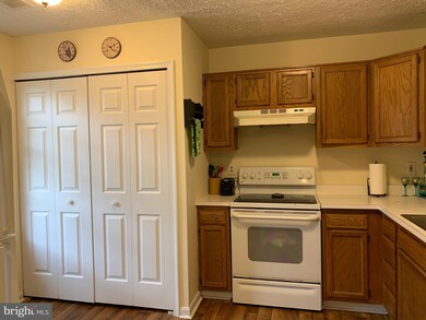 131 Georgetowne Ct, Stephens City, VA 22655 - photo 4