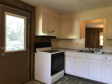 142 Pondview Dr, Ludlow, MA 01056 - photo 5