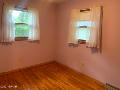 1611 S 16th St, Grand Forks, ND 58201 - photo 7
