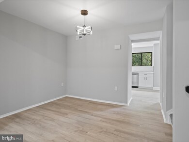 15250 Lodge Terrace, Woodbridge, VA 22191 - photo 7