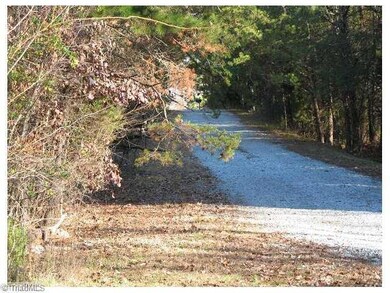 4018,4026 Fairway Dr, Greensboro, NC 27407 - photo 3