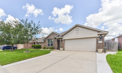 393 Henry St, Alvin, TX 77511 - photo 2