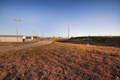 2001 N Spring Valley Rd, Junction City, KS 66441 - photo 7