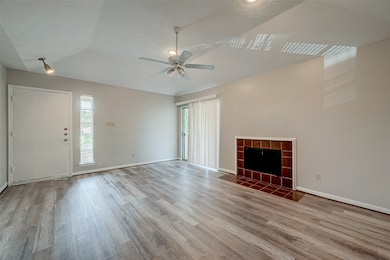 11503 Meadow Ln unit D, Stafford, TX 77477 - photo 4