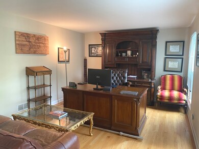 2425 Waupaca Ct, Naperville, IL 60564 - photo 4