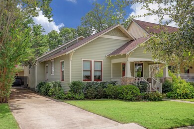 626 E 13th 1 2 St, Houston, TX 77008 - photo 2