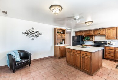 Breakfast Room2