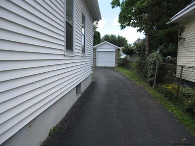 33 Dartmouth St, Albany, NY 12209 - photo 4