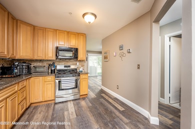 2702_Greenspire_Ct-21