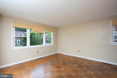 928 Circle Dr, Halethorpe, MD 21227 - photo 3