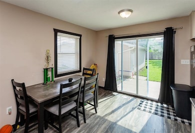 4507 Dining area