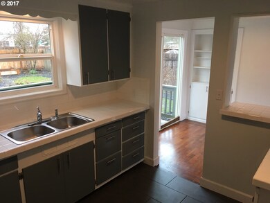 1847 W 9th Place, Eugene, OR 97402 - photo 6