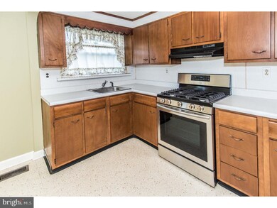 4437 Garden St, Philadelphia, PA 19137 - photo 7