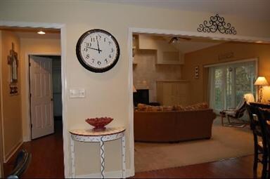 519 Cloverleaf Ct, Naperville, IL 60565 - photo 5