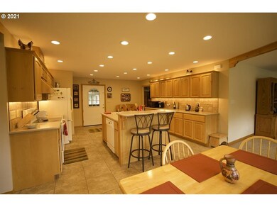 246 Scenic Dr N, Canyon City, OR 97820 - photo 2