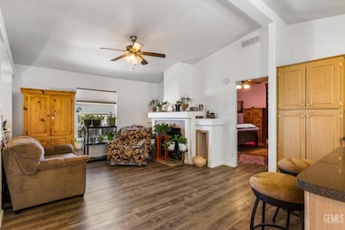 600 S Dennison Rd unit 65, Tehachapi, CA 93561 - photo 6