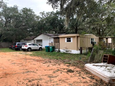 White house is neighboring property