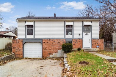 1817 Winding Hollow Dr, Columbus, OH 43223 - photo 2