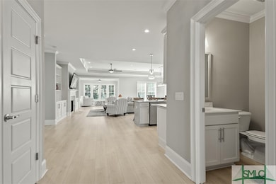 Entrance & powder room