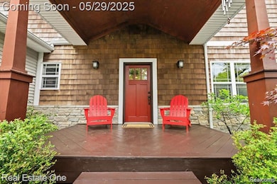 Charming cedar shake entry.