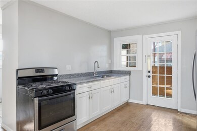 212 Comrie Ave, Braddock, PA 15104 - photo 4