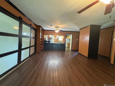 10970 Darius Dr, Baton Rouge, LA 70816 - photo 3