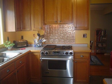 302 5th Ave N 008