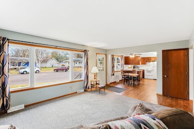 30740 Palmer Ct, Lindstrom, MN 55045 - photo 5