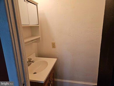 449 S 4th St, Chambersburg, PA 17201 - photo 7