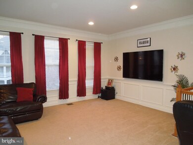 8187 Glade Bank Dr, Manassas, VA 20111 - photo 2
