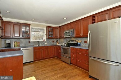 102 Pinecrest Dr, Annapolis, MD 21403 - photo 5