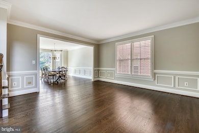 1912 Armand Ct, Falls Church, VA 22043 - photo 5