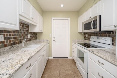 10511 W Palmeras Dr, Sun City, AZ 85373 - photo 6