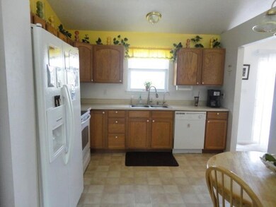 Kitchen. Eat-in-kitchen